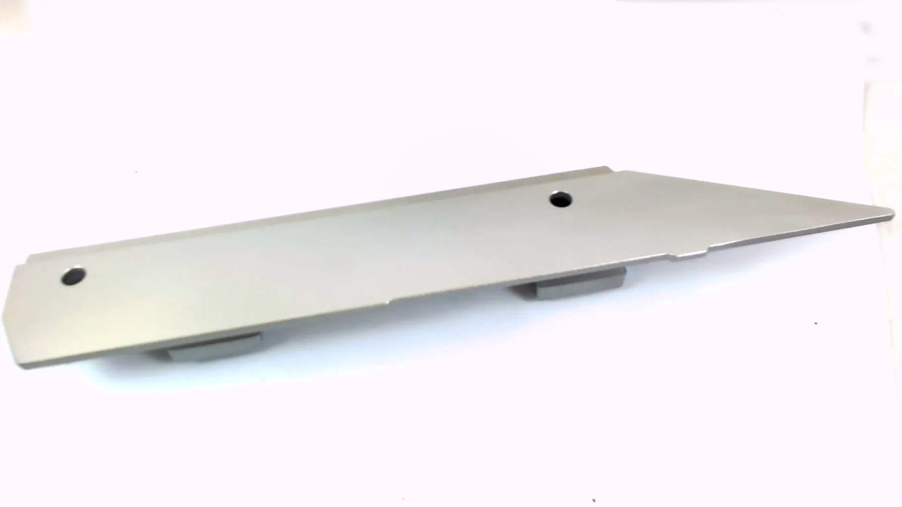 LOWER FENCE L