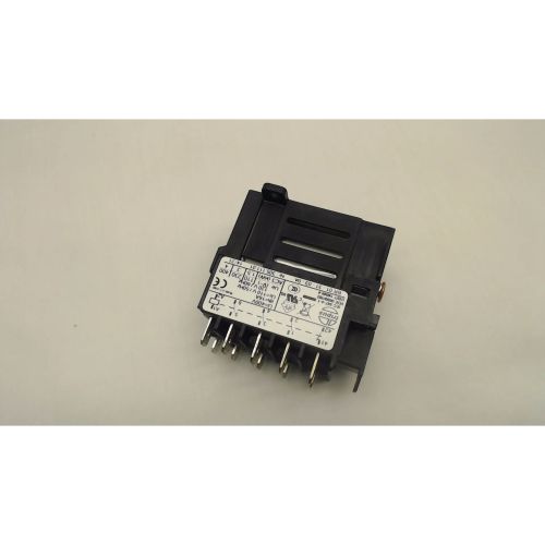 RELAY 305.111.01 110V LH1040