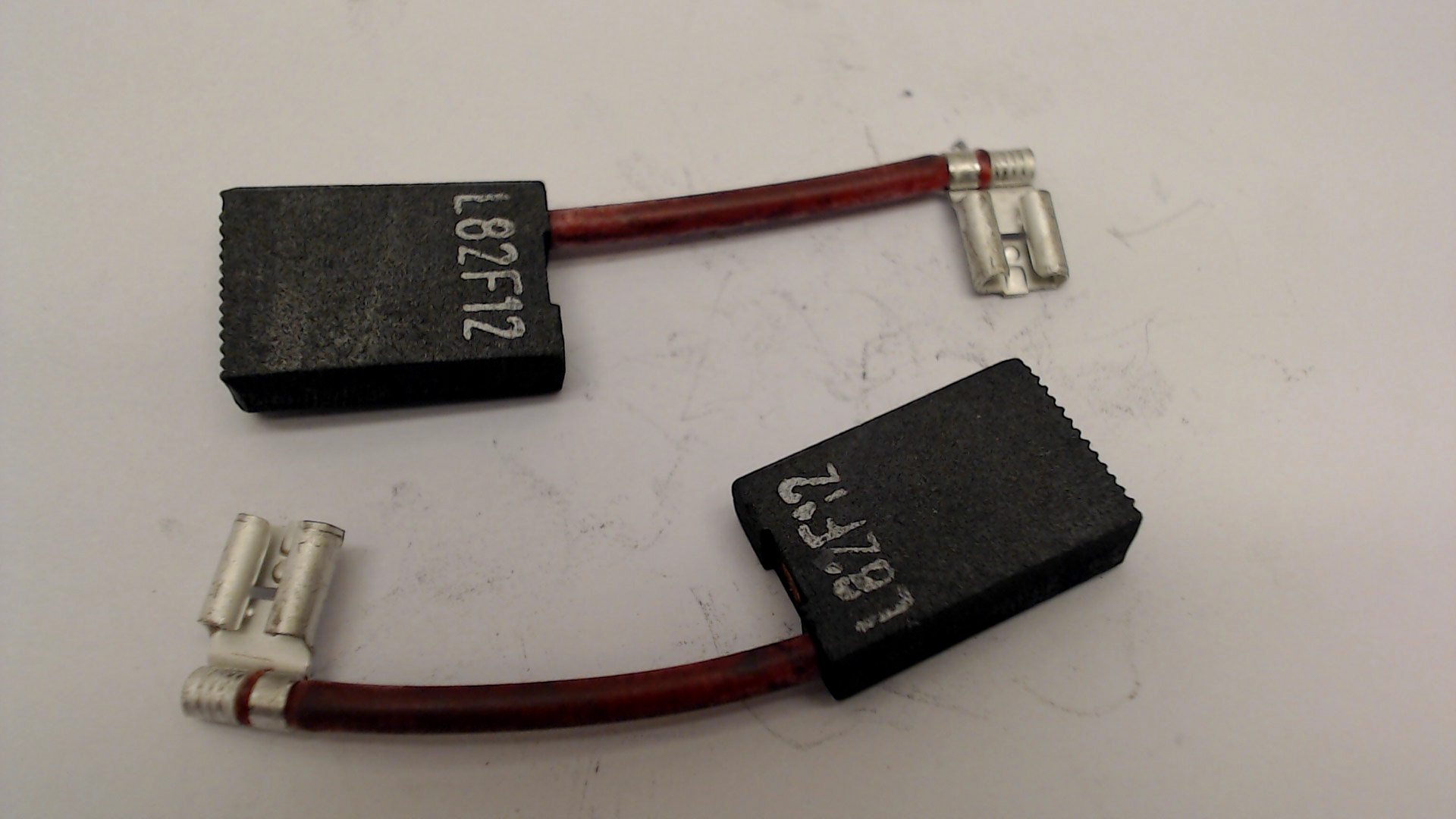 BRUSH PAIR 115V