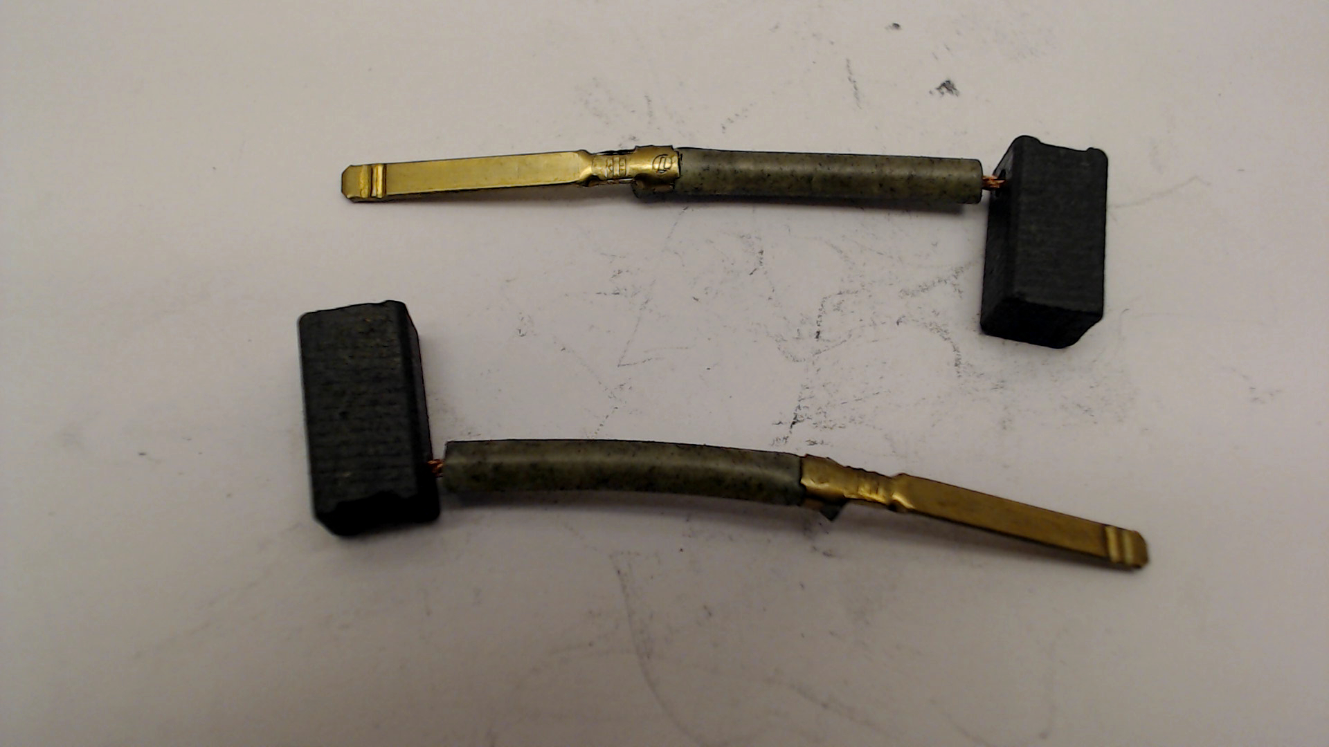 BRUSH PAIR 230V
