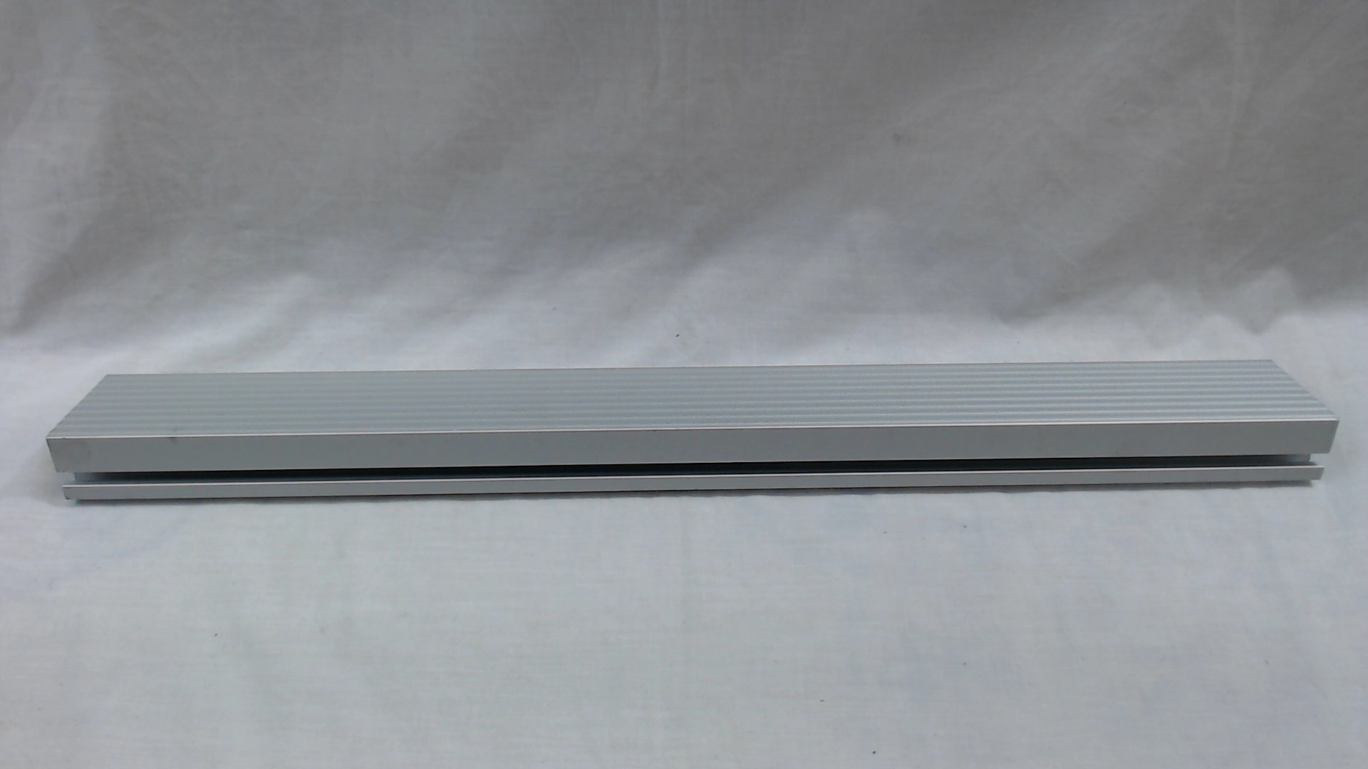 RIP FENCE EXTRUSION 570 MM