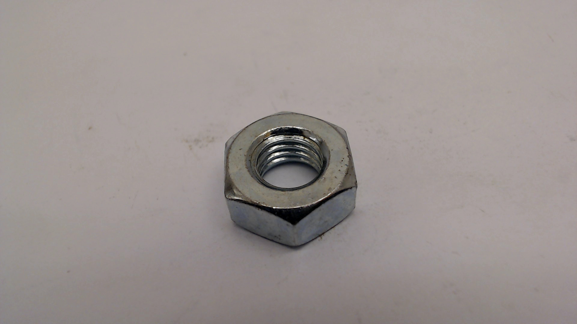 Hexagonal nut