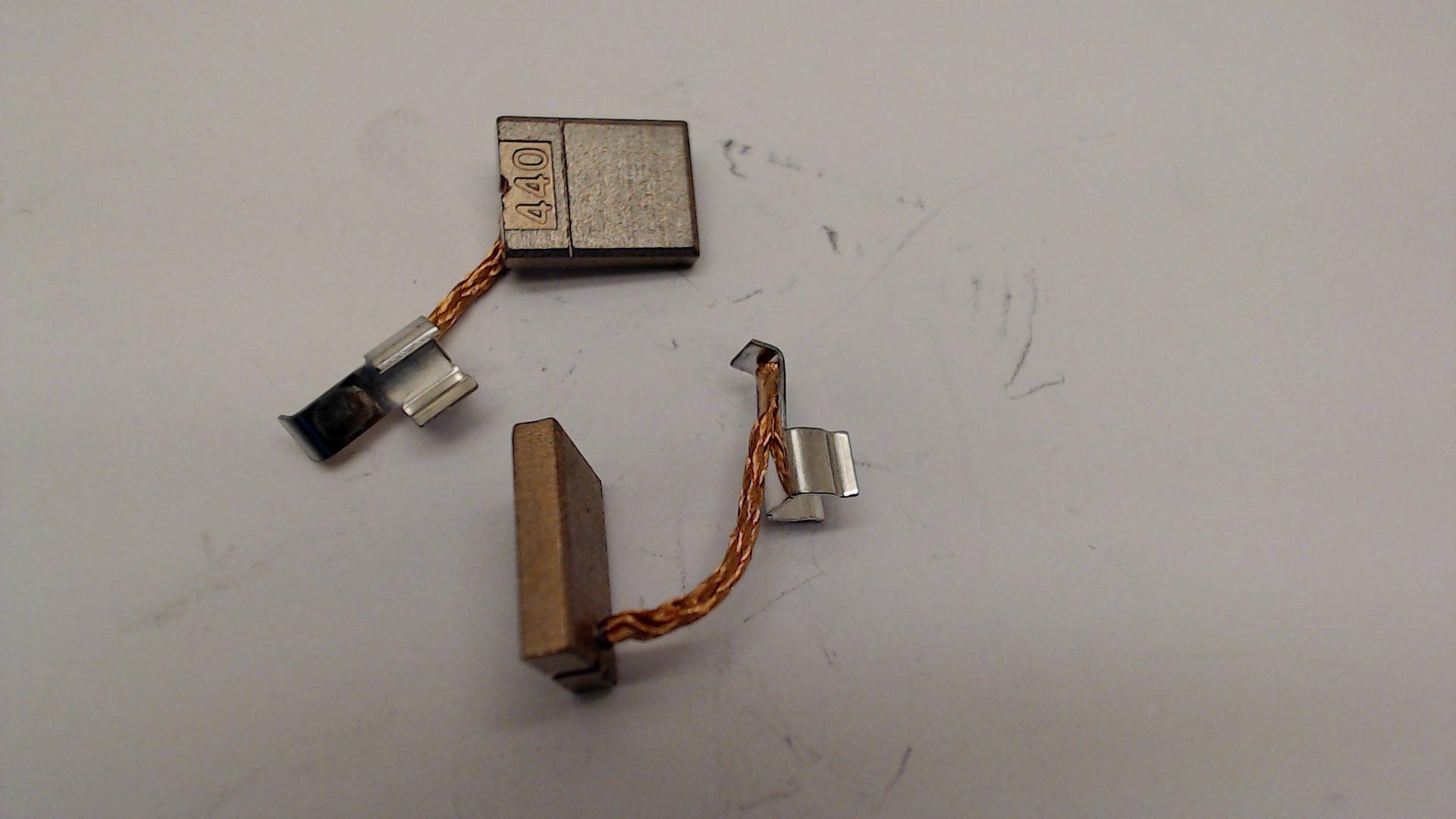 CARBON BRUSH CB-440 BTD043/06 CARBON BRUSH CB-440 BTD043/06