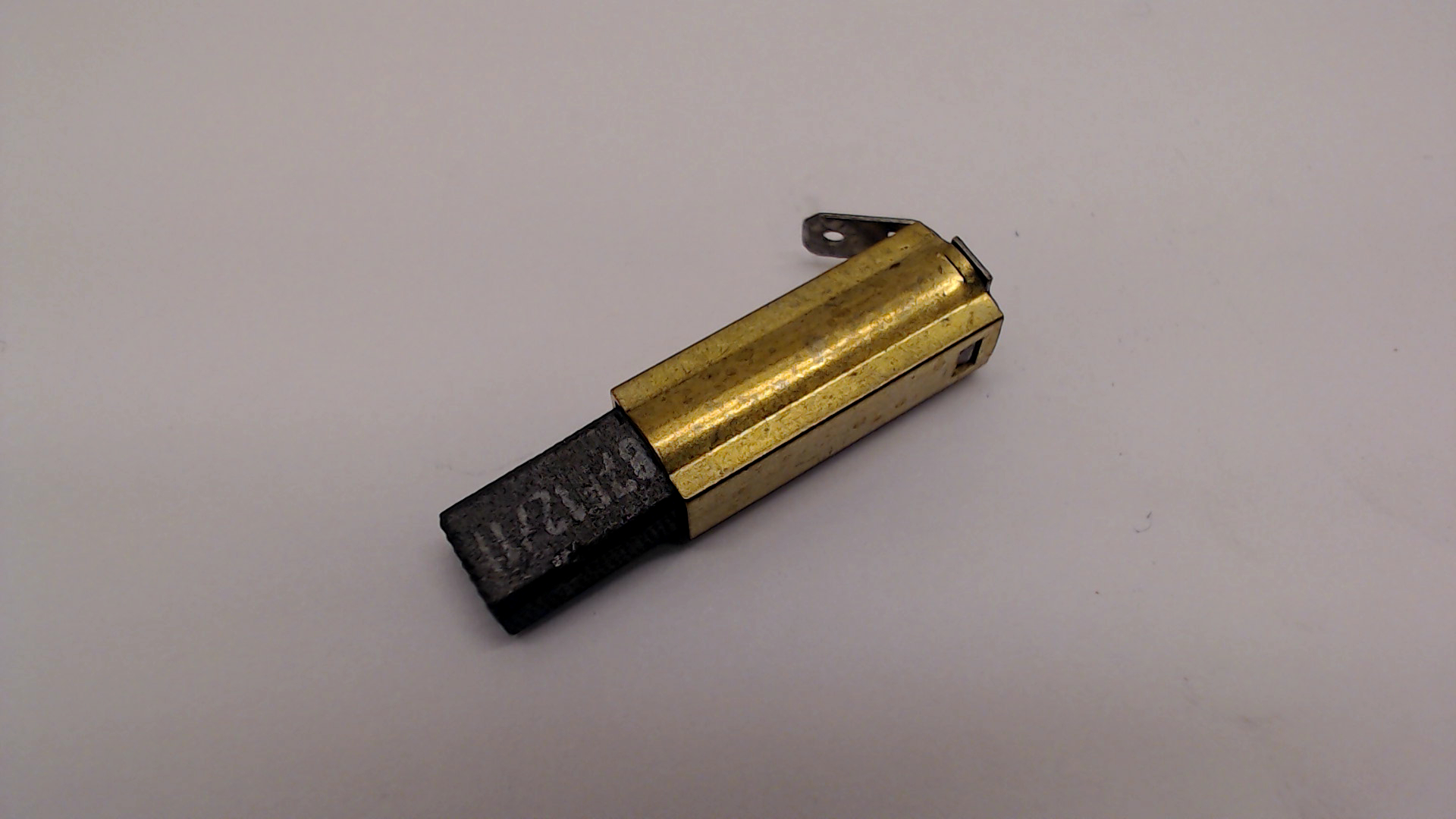 BRUSH & HOLDER 230V