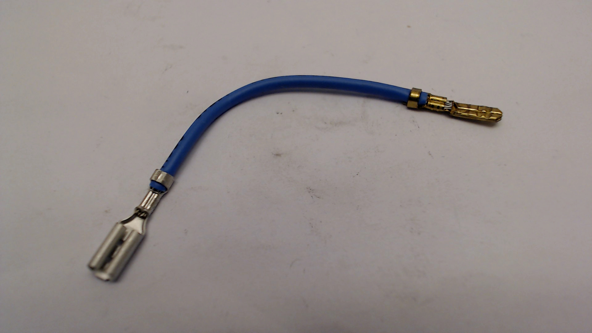 Connecting cable