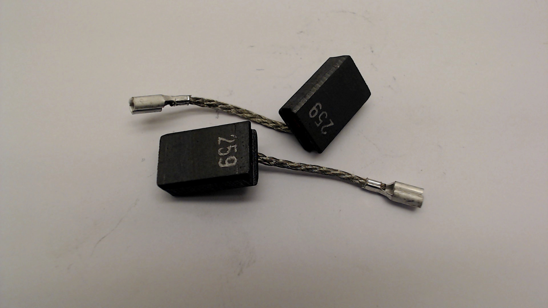 Carbon brush set