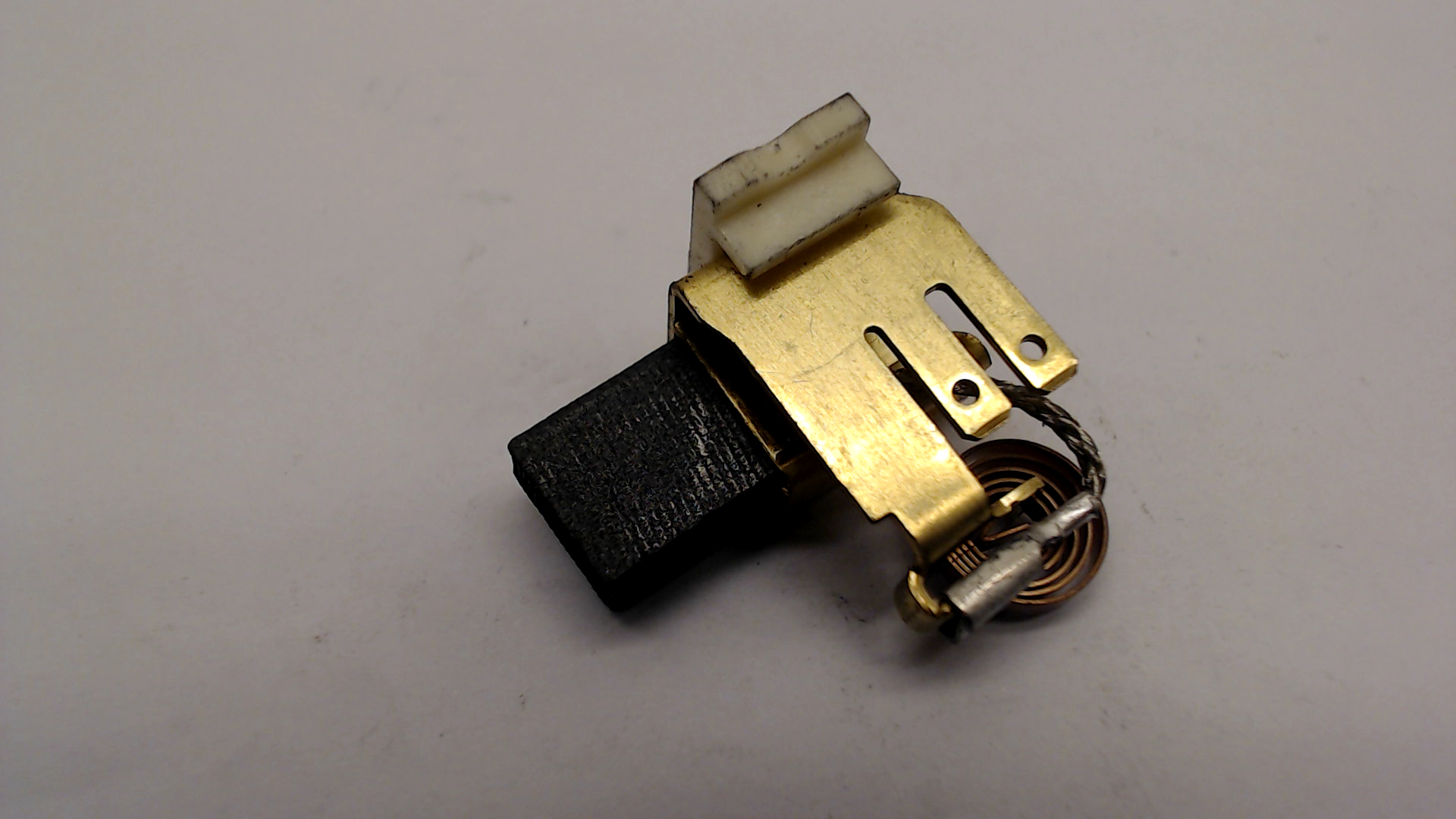 Brush holder compl. cut out,230V