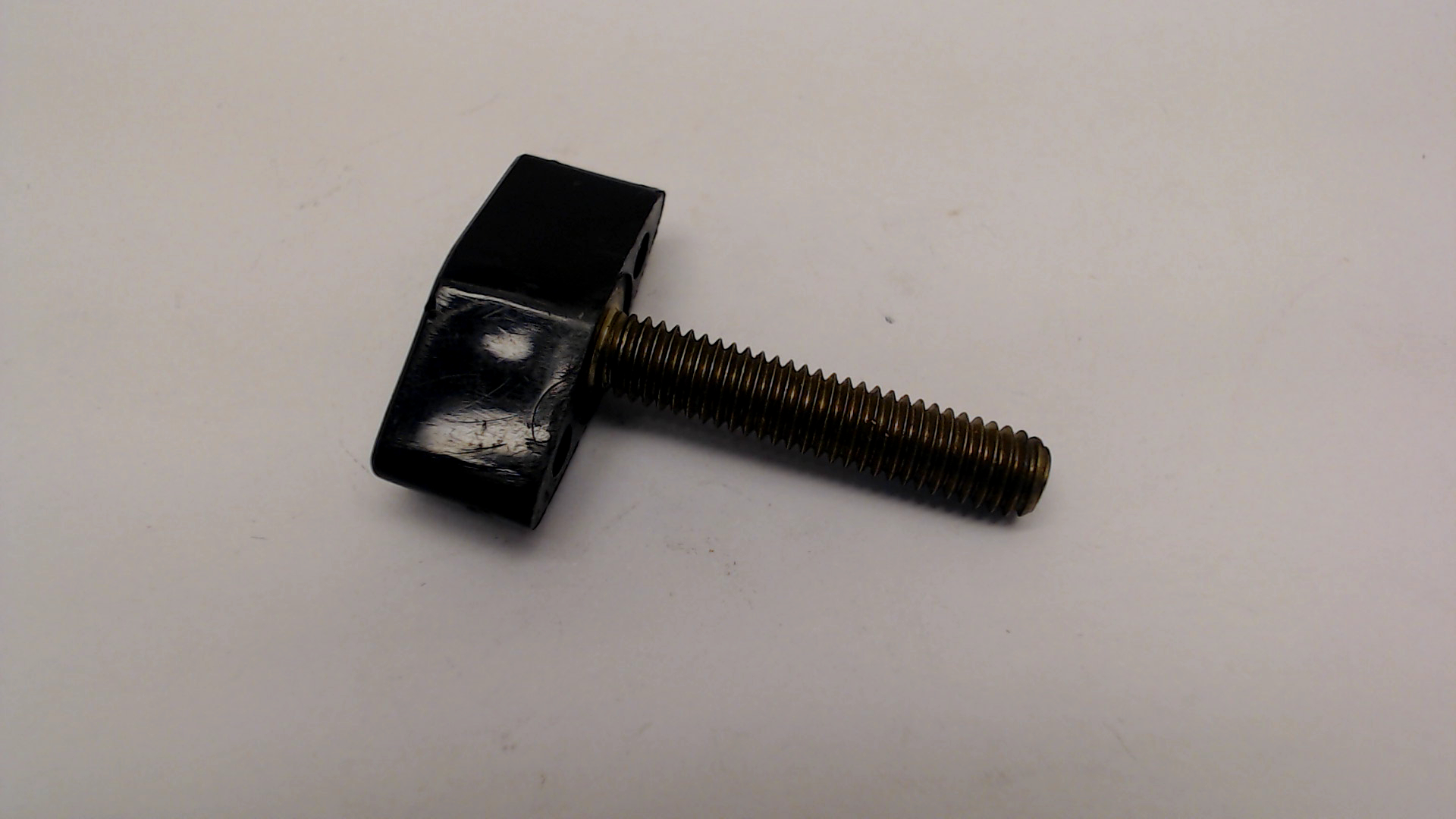 Thumbscrew