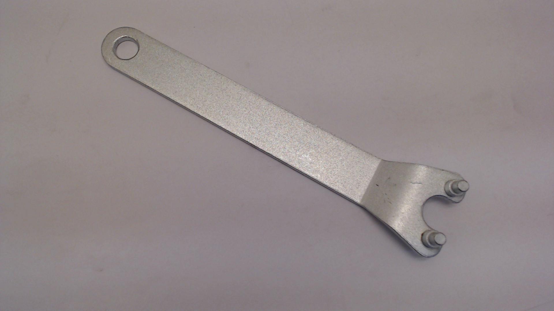 WRENCH ROUND-PINS