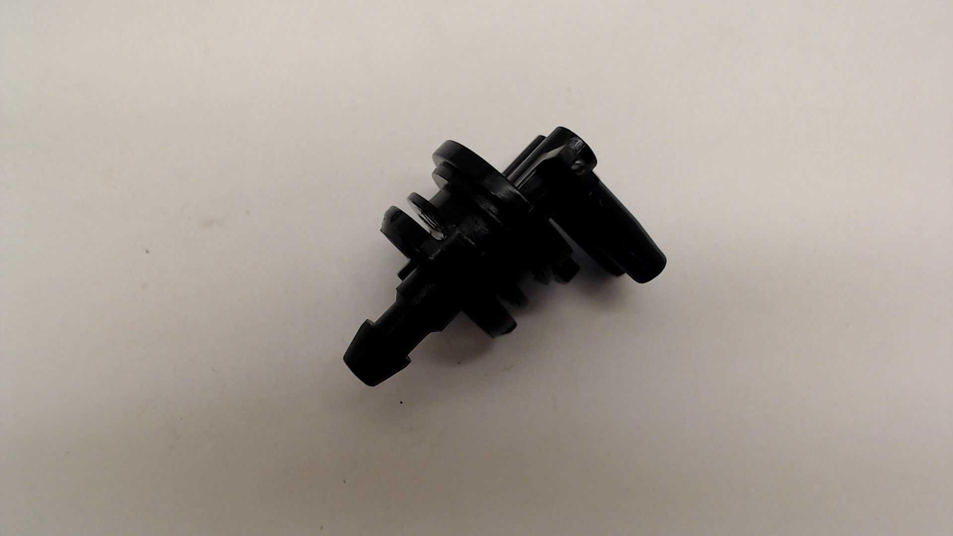 FUEL NIPPLE EA3500/3501/PS32