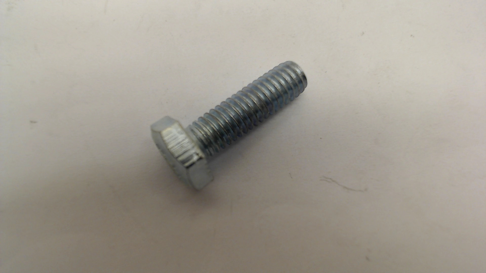 CROSS REC'D OVAL HEAD SCREW M 6X20 (22)