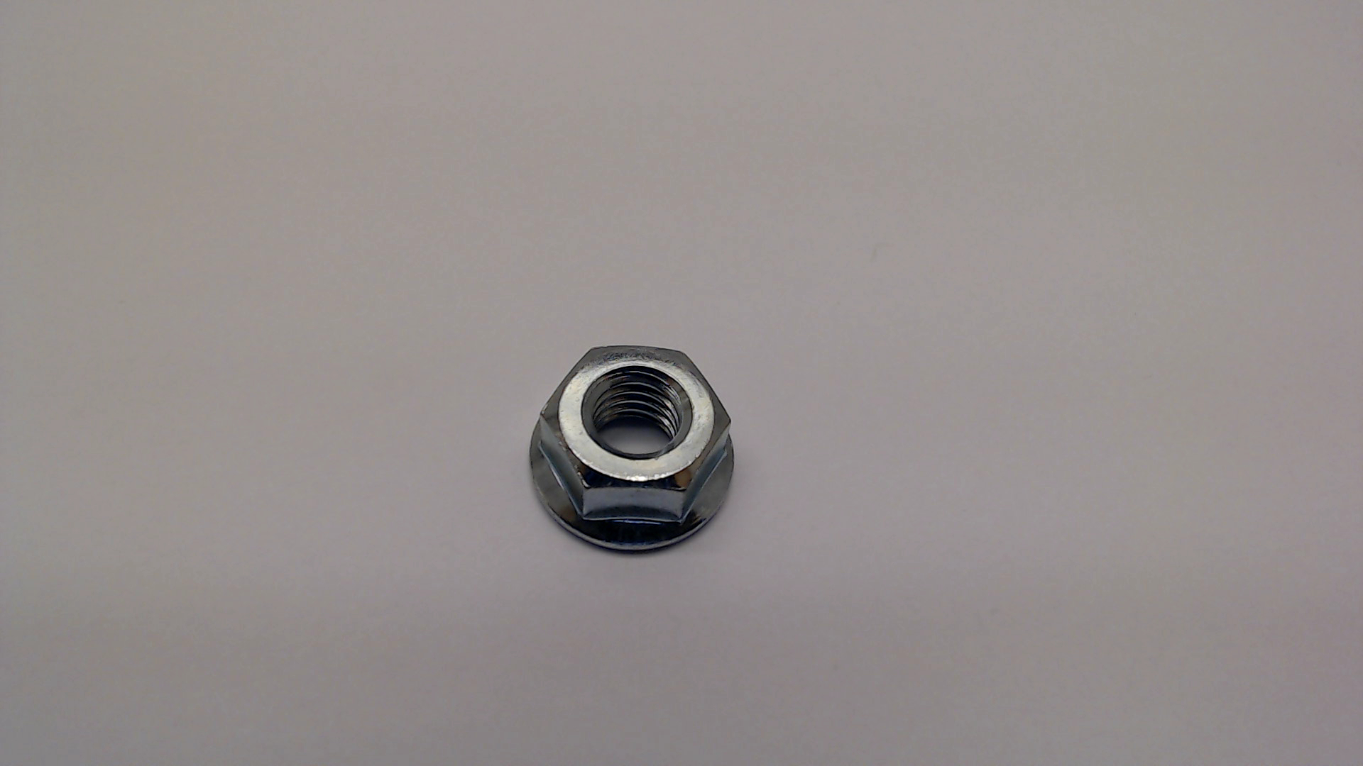 FLANGE NUT M6 EY2650H